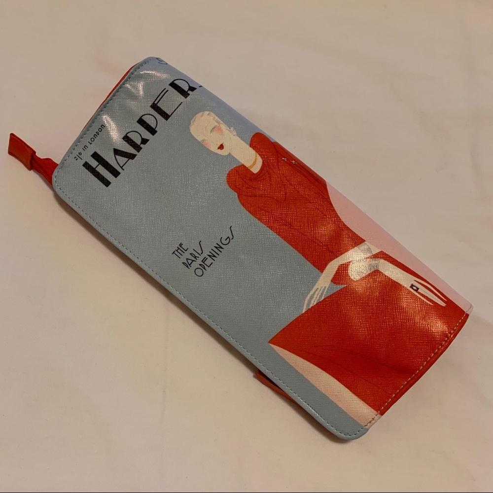 Estée Lauder makeup bag
